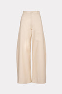 Calça Modelagem Arredondada