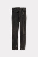 Calça Jeans com Detalhe em Couro