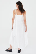 Vestido de Linho Bordado Flor e Ilhós