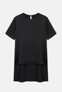 T-Shirt Assimétrica Acetinada