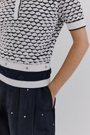 Blusa Polo em Tricô Texturizado com Barra Dupla