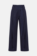 Calça em Tecido Acetinado com Jeans