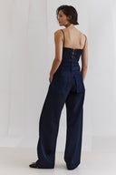 Cropped Corseletado

Calça em Tecido Acetinado com Jeans

Mule com Cadarço em Couro