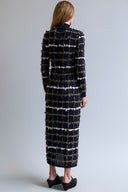 Vestido de Tricô Bordado com Fio de Seda