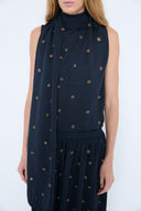 Blusa em Tricô Liso Bordado com Poás de Lã