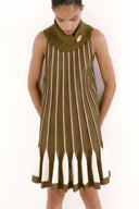 Vestido Curto Tricô Listras Com Gola Removível