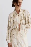 Jaqueta em Jacquard com Textura Enrugada Bordada

Saia em Jacquard com Textura Enrugada Bordada