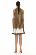 Vestido Curto Tricô Listras Com Gola Removível