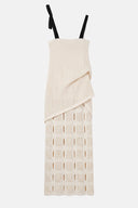 Vestido em Tricô Telado com Alça de Laço